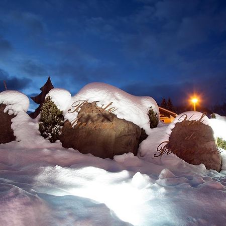 プレダッツォ Baita Auroraアパートホテル エクステリア 写真
